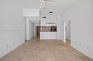 31 SE 5th St, Miami, FL 33131 - Photo 9