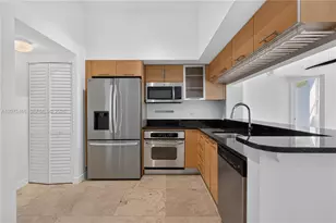 31 SE 5th St, Miami, FL 33131 - Photo 29