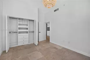 31 SE 5th St, Miami, FL 33131 - Photo 39