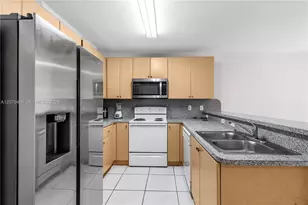 22821 SW 88th Pl, Cutler Bay, FL 33190 - Photo 9