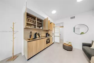 121 NE 5th St, Miami, FL 33132 - Photo 29