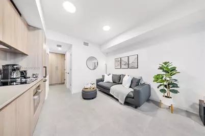 121 NE 5th St #707, Miami, FL 33132 - Photo 7