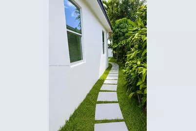 7239 NW Third St, Miami, FL 33126 - Photo 29