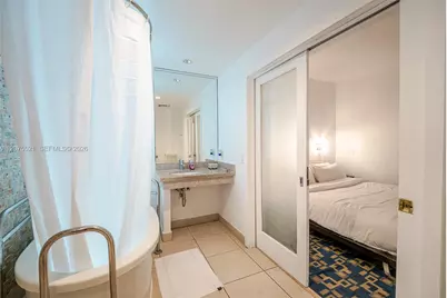 1060 Ocean Dr #D204, Miami Beach, FL 33139 - Photo 21