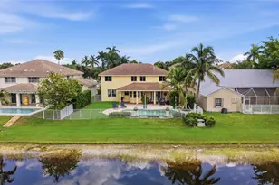 861 Crestview Cir, Weston, FL 33327 - Photo 7
