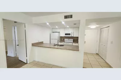 8160 Geneva Ct #104, Doral, FL 33166 - Photo 1