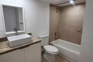 8160 Geneva Ct, Doral, FL 33166 - Photo 13