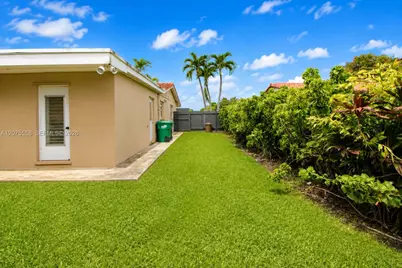 3115 Village Green Dr, Miami, FL 33175 - Photo 19