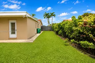 3115 Village Green Dr, Miami, FL 33175 - Photo 19