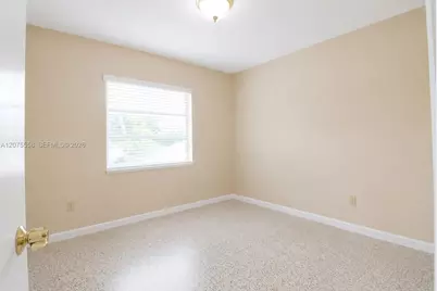 3115 Village Green Dr, Miami, FL 33175 - Photo 13