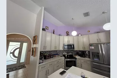 9510 Ashley Dr, Miramar, FL 33025 - Photo 9