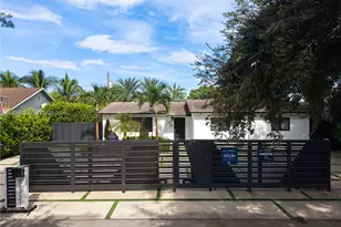 1721 SW 96th Ave, Miramar, FL 33025 - Photo 3