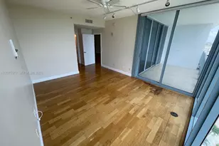 601 NE 36th St, Miami, FL 33137 - Photo 13
