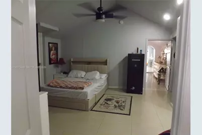 217 W 34th St, Hialeah, FL 33012 - Photo 15
