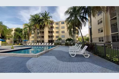 8363 Lake Dr #108, Doral, FL 33166 - Photo 23