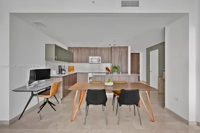 88 SW 7th St #2204, Miami, FL 33130 - Photo 11