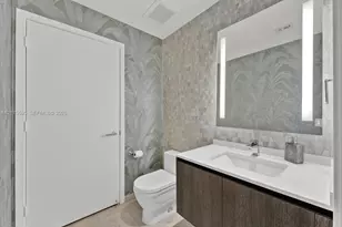 88 SW 7th St, Miami, FL 33130 - Photo 25
