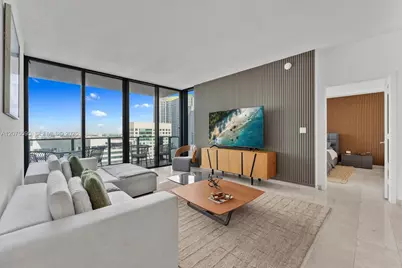 88 SW 7th St #2204, Miami, FL 33130 - Photo 3