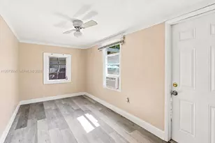 611 N Broadway, Lantana, FL 33462 - Photo 15