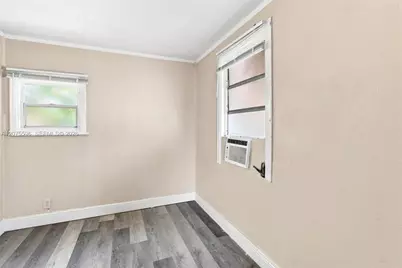 611 N Broadway, Lantana, FL 33462 - Photo 13