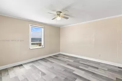 611 N Broadway, Lantana, FL 33462 - Photo 7