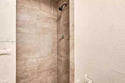 611 N Broadway, Lantana, FL 33462 - Photo 9
