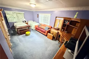 951 NE 115th St, Biscayne Park, FL 33161 - Photo 15