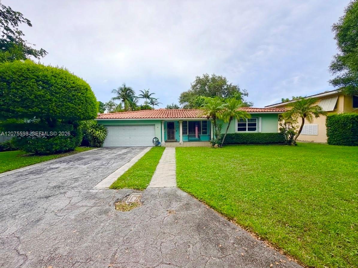 951 NE 115th St - 951 NE 115th St, Biscayne Park, FL 33161 Luxury Property | Jose Angel Pina