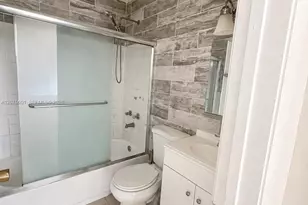 8480 SW 154th Cir Ct, Miami, FL 33193 - Photo 3