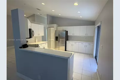 1646 SW 148th Ter #1646, Pembroke Pines, FL 33027 - Photo 5