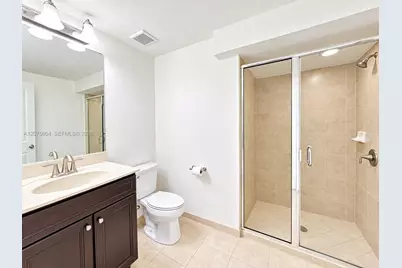 8945 NW 98th Ave, Doral, FL 33178 - Photo 5