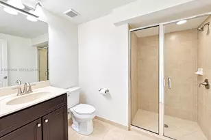 8945 NW 98th Ave, Doral, FL 33178 - Photo 5