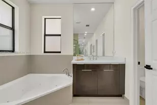 10204 NW 86th St, Doral, FL 33178 - Photo 41