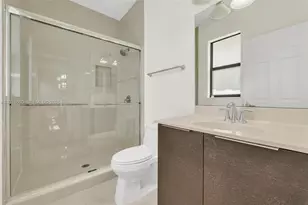 10204 NW 86th St, Doral, FL 33178 - Photo 53