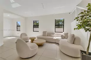 10204 NW 86th St, Doral, FL 33178 - Photo 9