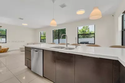10204 NW 86th St, Doral, FL 33178 - Photo 23