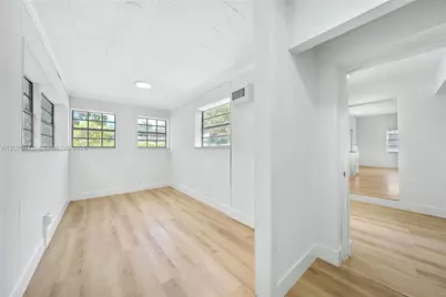 360 NW 179th Ter, Miami Gardens, FL 33169 - Photo 9