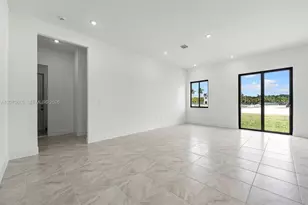 18911 SW 317th Ter, Homestead, FL 33030 - Photo 9