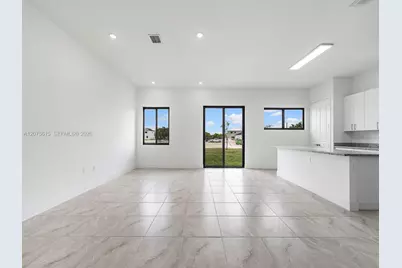 18911 SW 317th Ter, Homestead, FL 33030 - Photo 11