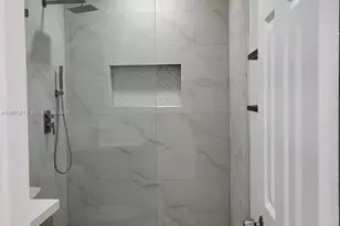 9226 SW 37th St, Miami, FL 33165 - Photo 19