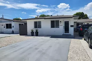 9226 SW 37th St, Miami, FL 33165 - Photo 3