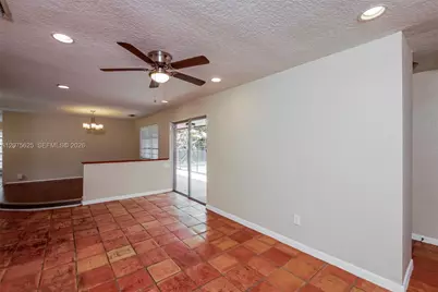 7518 NW 42nd Dr, Coral Springs, FL 33065 - Photo 5