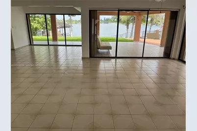 18105 NW 81st Ct, Hialeah, FL 33015 - Photo 3