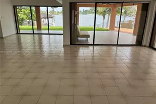 18105 NW 81st Ct, Hialeah, FL 33015 - Photo 3