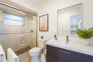 2820 NE 60th St, Fort Lauderdale, FL 33308 - Photo 3