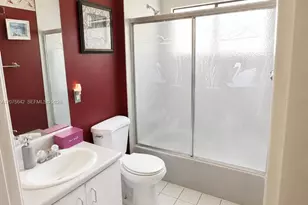 840 W Palm Run Dr, North Lauderdale, FL 33068 - Photo 9
