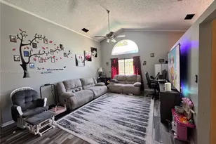 840 W Palm Run Dr, North Lauderdale, FL 33068 - Photo 3