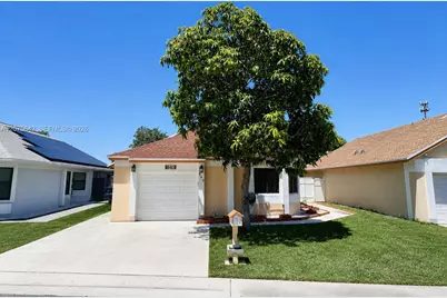 840 W Palm Run Dr, North Lauderdale, FL 33068 - Photo 1