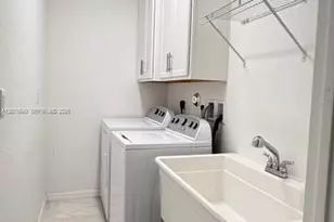 4729 SW 63rd Ln, Davie, FL 33314 - Photo 15