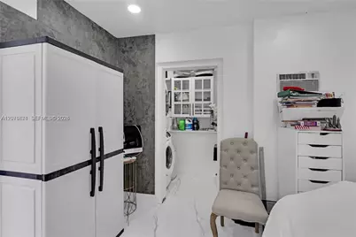7031 SW 12th St, Pembroke Pines, FL 33023 - Photo 17